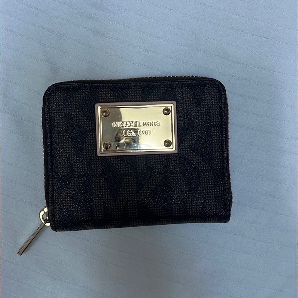 Michael Kors Monogram wallet